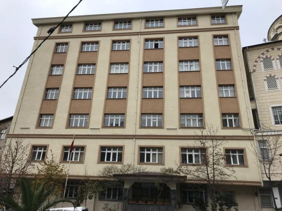 Seyrantepe Barbaros Öğrenci Yurdu binası
